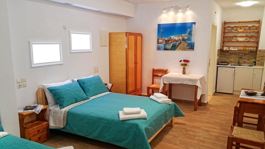 Augusta Studios & Apartments Naoussa Zimmer foto